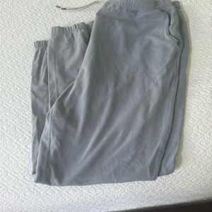 Vuori women’s joggers